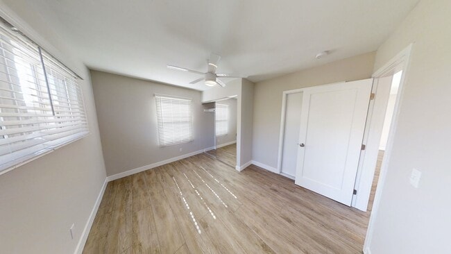 Building Photo - Big Bedrooms,  Great Yard!