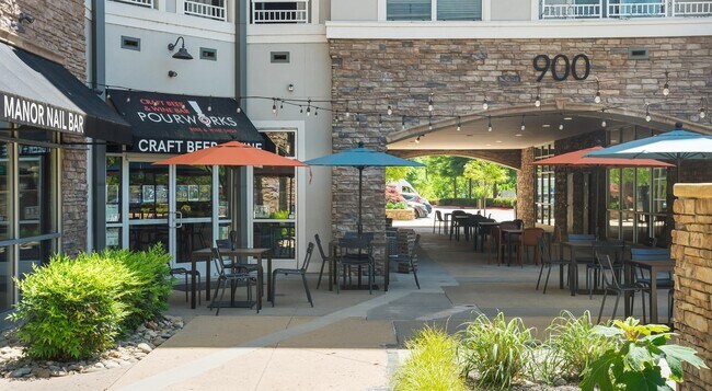 Building Photo - 900 E Six Forks Rd