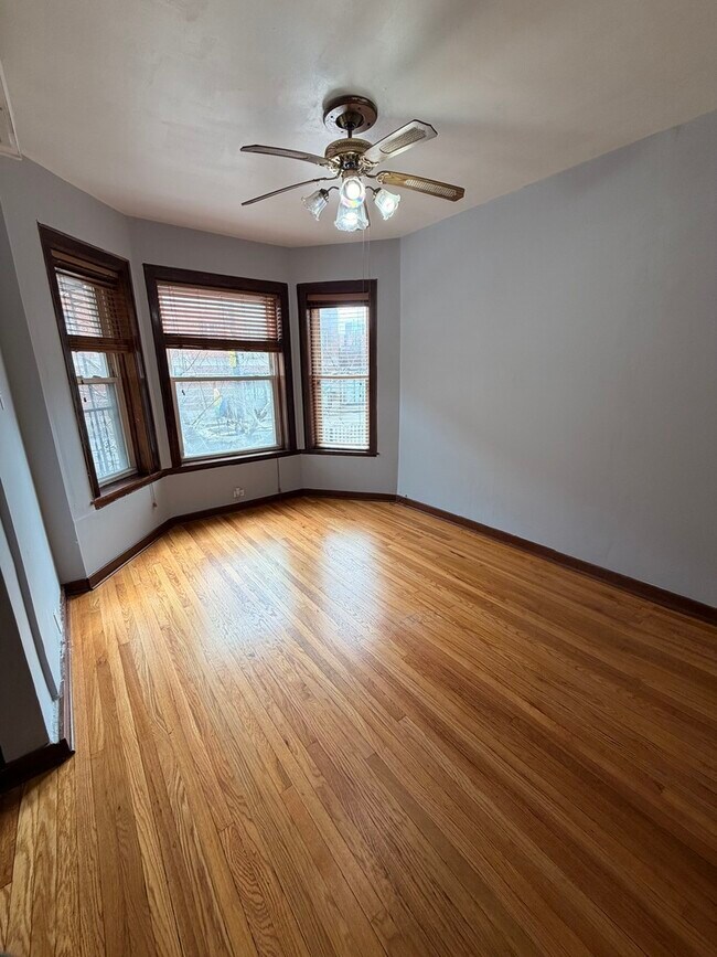 Building Photo - 1448 W Irving Park Rd