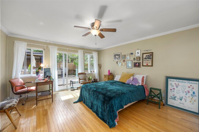 Building Photo - 2415 Dunlavy St