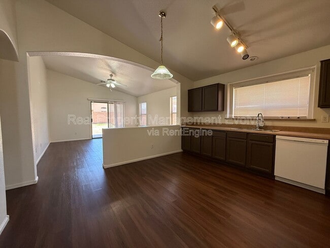 Building Photo - 4935 W Ardmore Rd