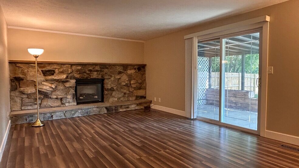 Building Photo - 479 Dohner Dr