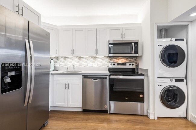 Building Photo - 20505 E Country Club Dr