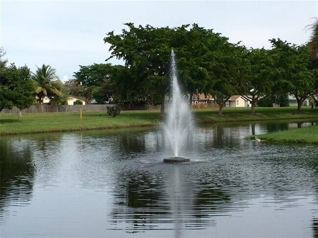 Building Photo - Awesome Condo just close to Sawgrass