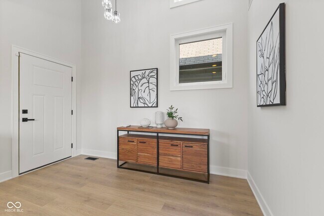 Building Photo - 1405 Deloss St