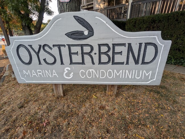 Oyster Bend Condos & Marina - 16 Platt St