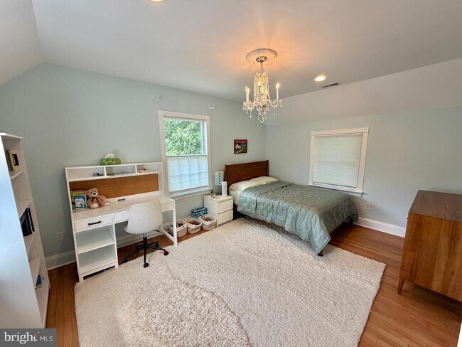 Building Photo - 7538 Morningside Dr NW