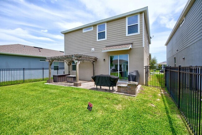 Building Photo - 5164 Chickadee St
