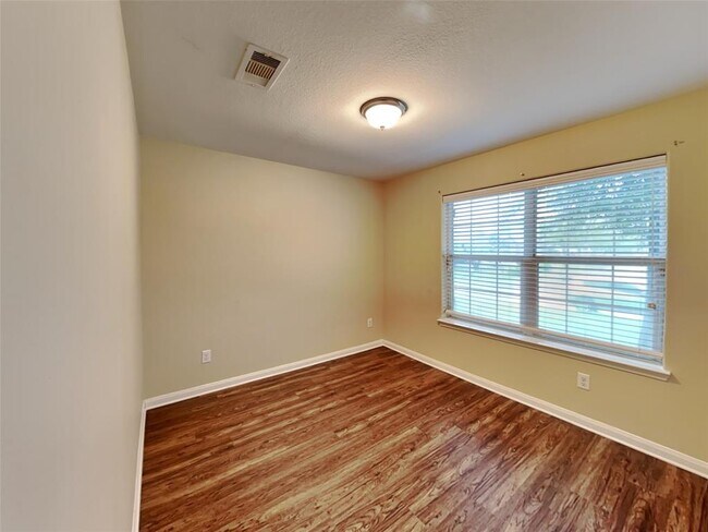Building Photo - 10292 Stone Gate Dr