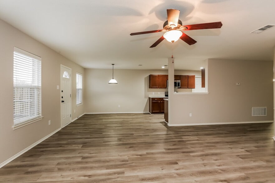 Building Photo - 2036 Godiva St