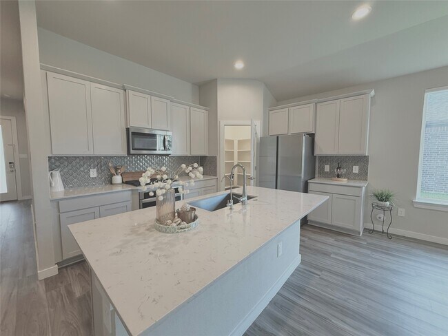 Building Photo - 14273 Lake Lodge Dr