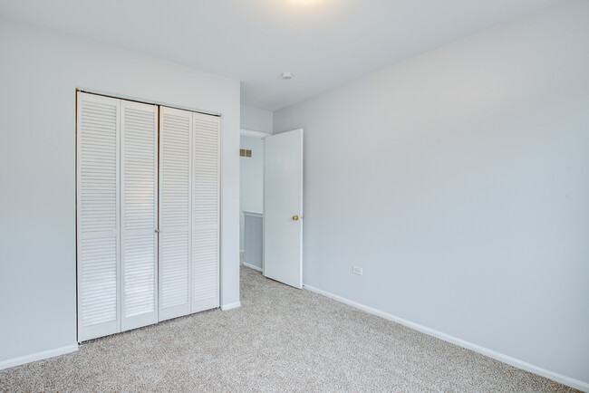 Building Photo - 3491 Willowview Ct