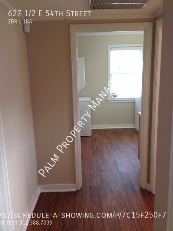 Building Photo - 627 E 54th St