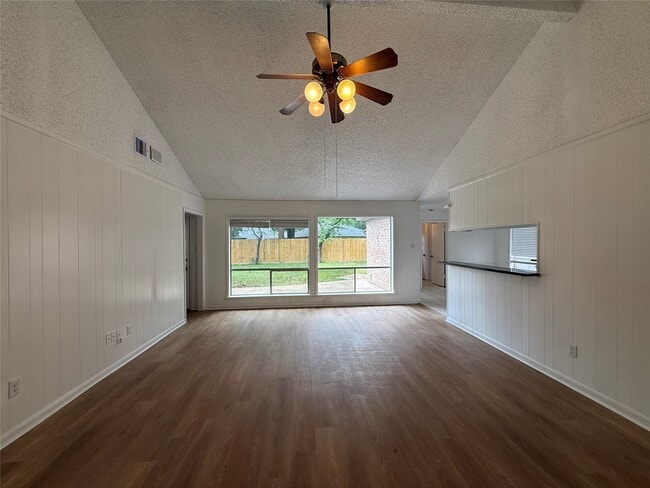 Building Photo - 1847 Spruce Knob Dr