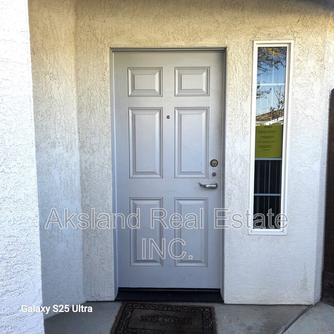 Building Photo - 421 N Walnut Ave