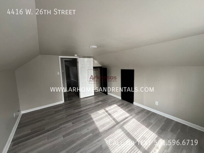 Building Photo - 4416 W 26th St