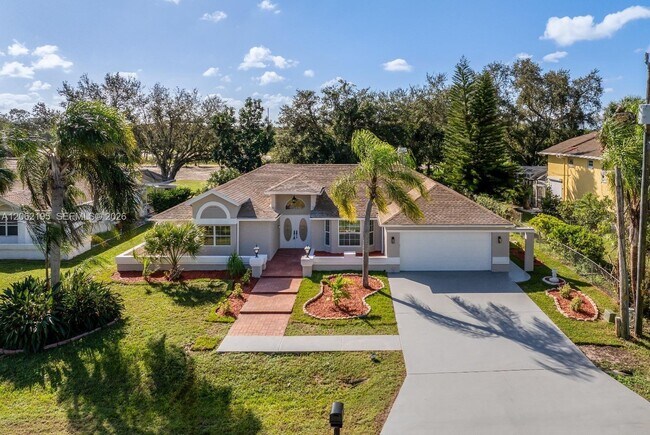Building Photo - 1703 Golfside Village Dr