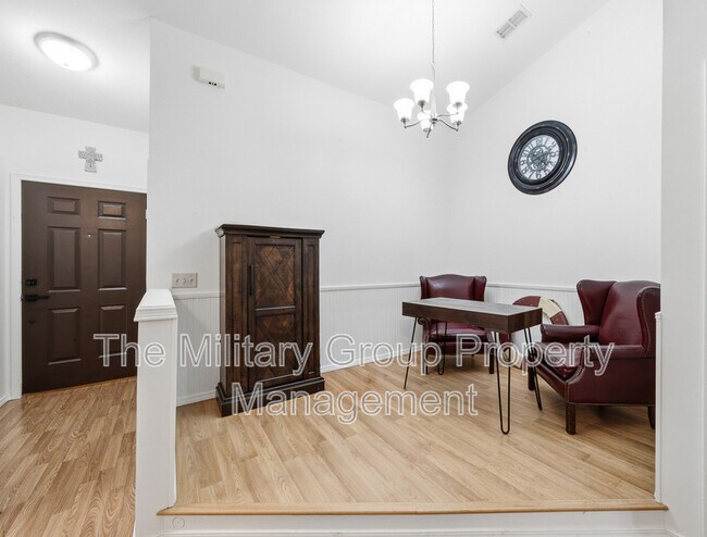 Building Photo - 1261 Cutlass Rd
