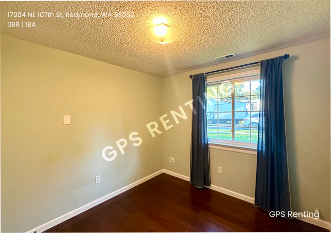 Building Photo - Charming Redmond Rambler in Prime Educatio...