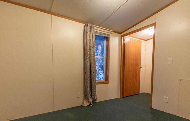 Building Photo - Hocking Hills Home For Rent