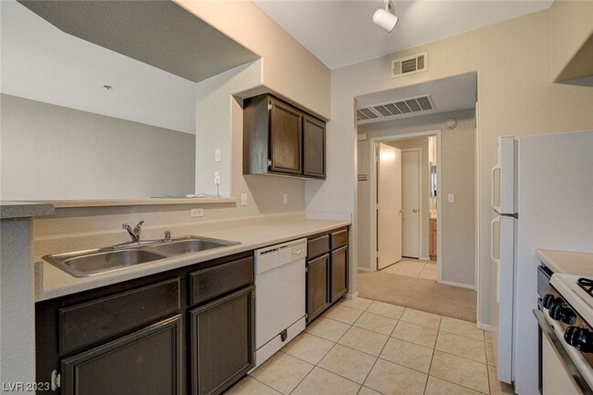 Building Photo - 9050 W Warm Springs Rd