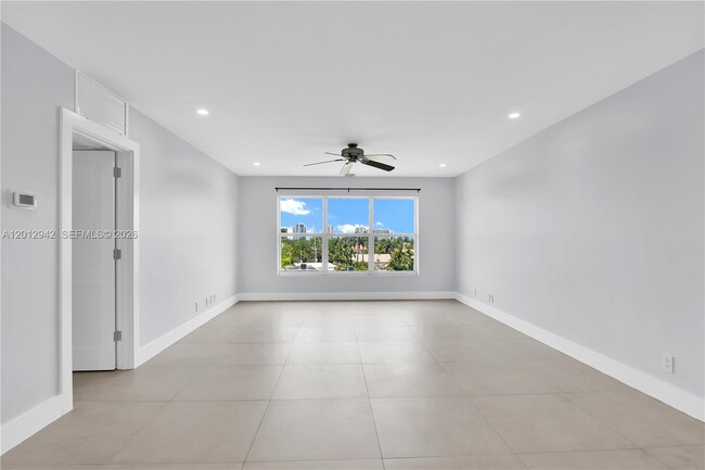 Building Photo - 1770 E Las Olas Blvd
