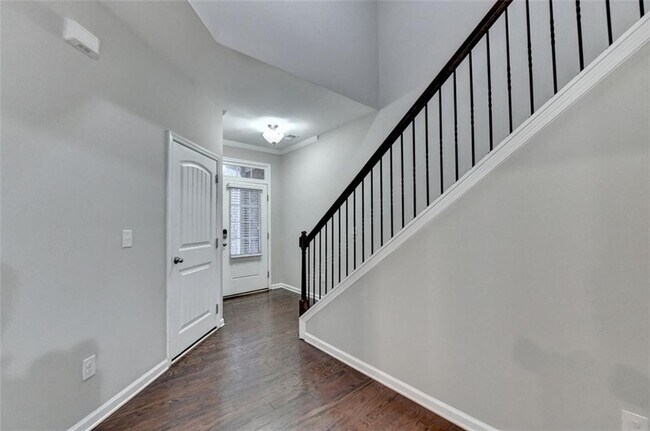 Building Photo - 7325 Heritage Oak Ct