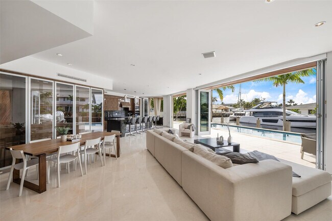 Building Photo - 3300 NE 39th St