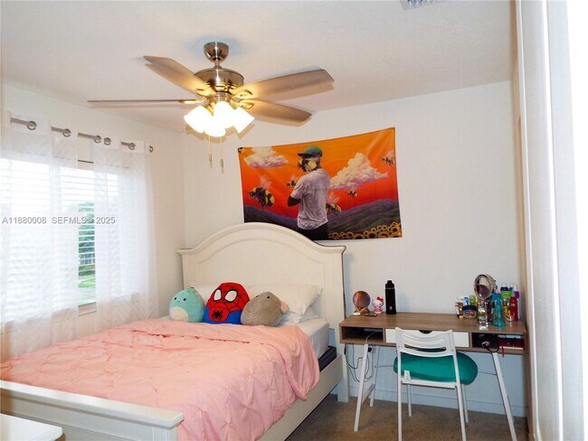 Building Photo - 2363 SE 11th St