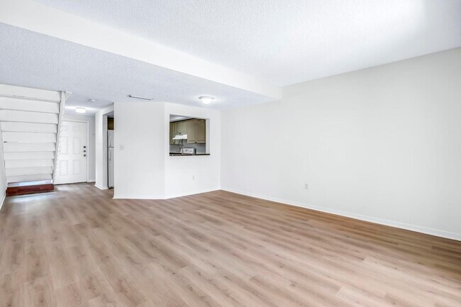 Building Photo - 5200 NW 31st Ave