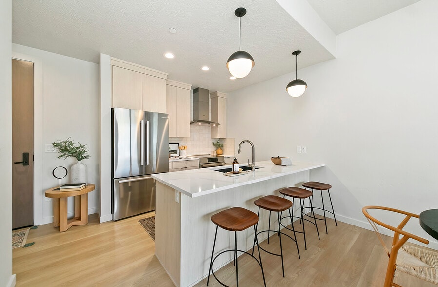 Luxurious Kitchen - 4340 E Haystack St