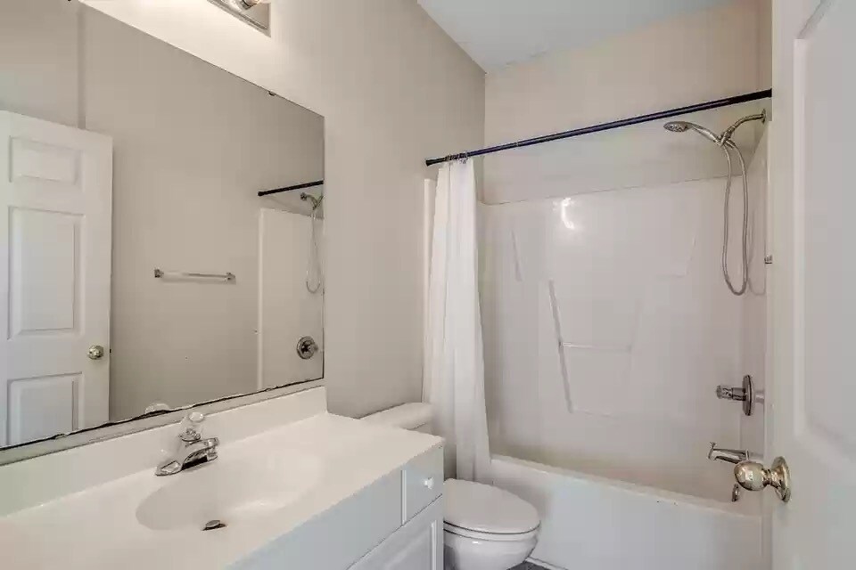 Building Photo - 242 Sun Colony Blvd