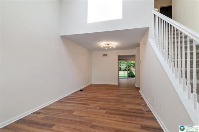 Building Photo - 5502 Tanglewood Ln