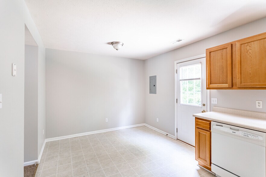 Building Photo - 1051 Blane Dr