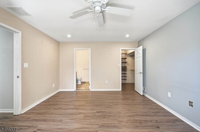 Building Photo - 81 Village Cir