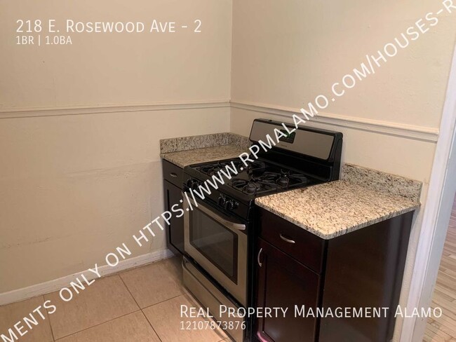 Building Photo - 218 E Rosewood Ave