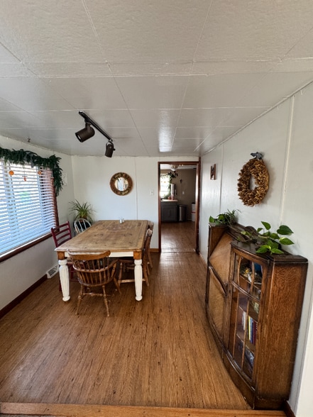 Building Photo - 217 S G St