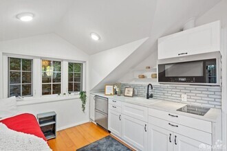 Building Photo - 111 Fey Dr