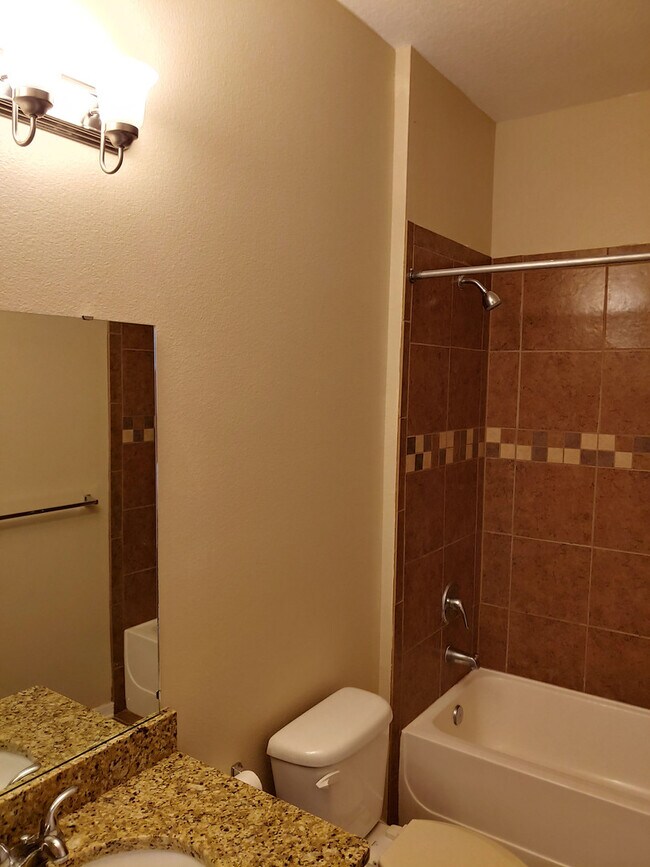 Building Photo - Beautiful 3BR Home in Mallory Square, Lawn Care Included