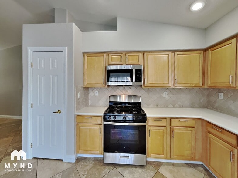 Building Photo - 10429 Aloe Cactus St