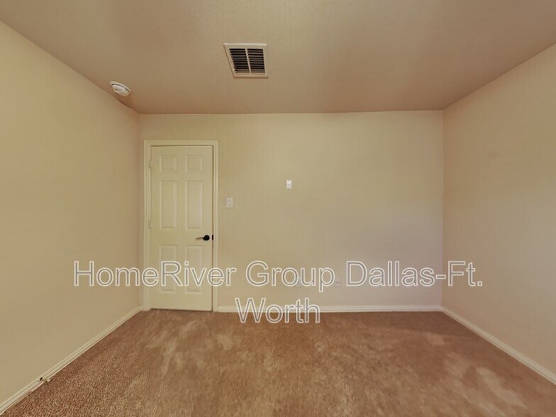 Building Photo - 13358 Roadster Dr