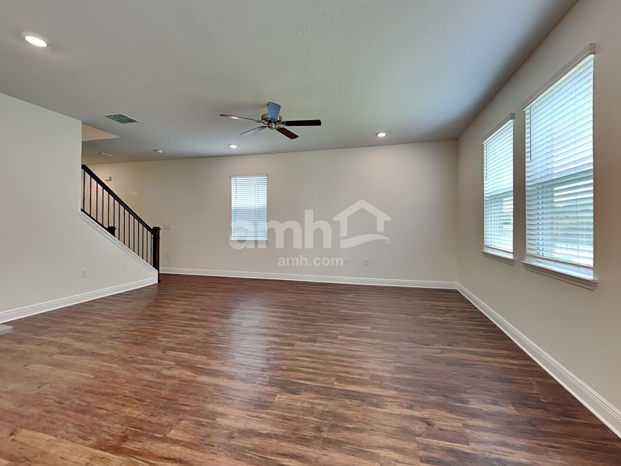 Building Photo - 27264 St Andrews Ave