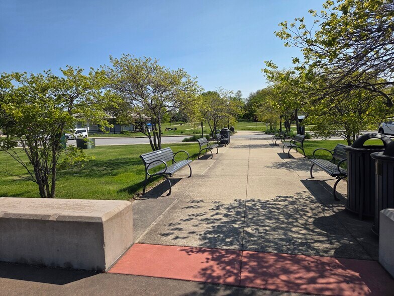 Building Photo - 2015 Davidson Pl