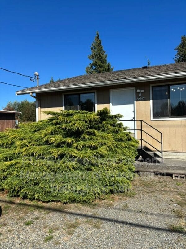 Building Photo - 5084-5086 LaBounty Drive