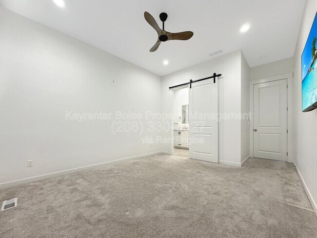 Building Photo - 2197 N Leatherwood Ave