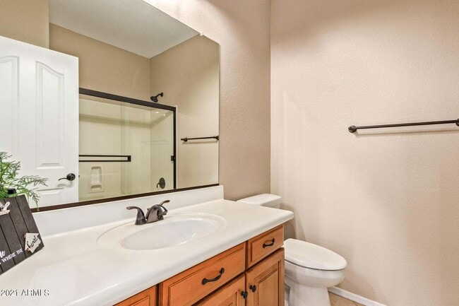 Building Photo - Eagle Glen Cul-de-sac Beauty