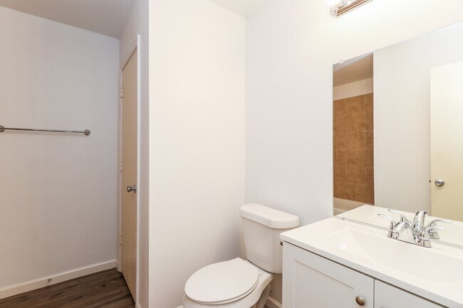 Building Photo - 21610 Forestlight Ct