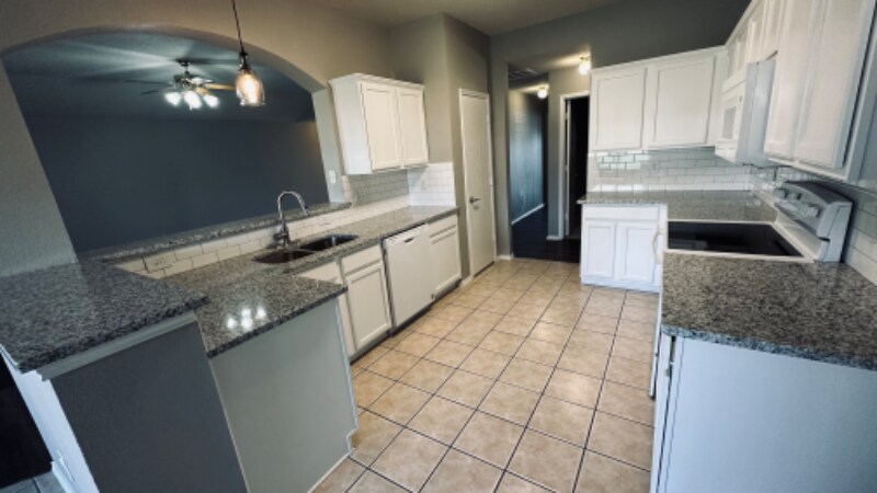 Building Photo - 1013 Chesterfield Dr