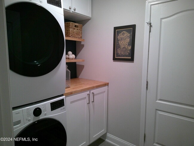 Building Photo - 961 Rustlewood Ln