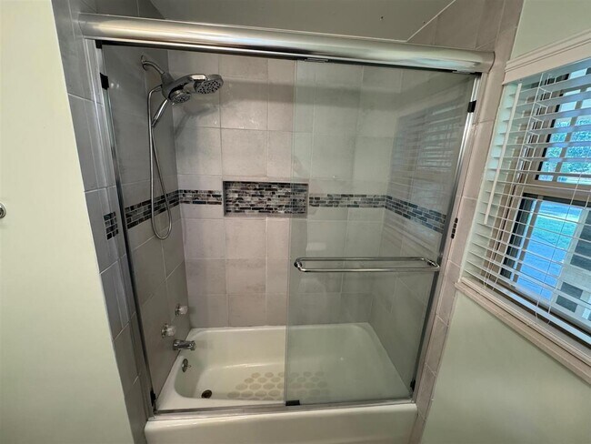 Building Photo - 141 Foxfire Rd